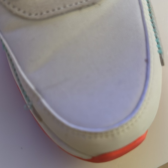 Adidas Womens Retrorun EH1858 White Running Shoes Sneakers Size 8.5 - Picture 5 of 7